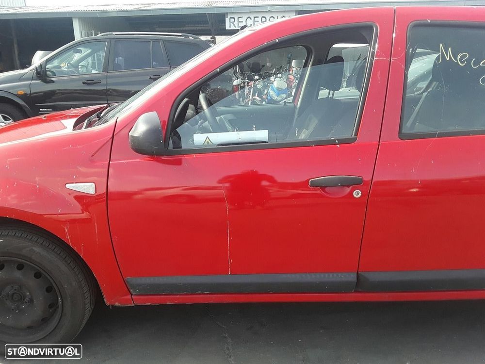 PORTA FRONTAL ESQUERDA DACIA SANDERO 2010 - 1