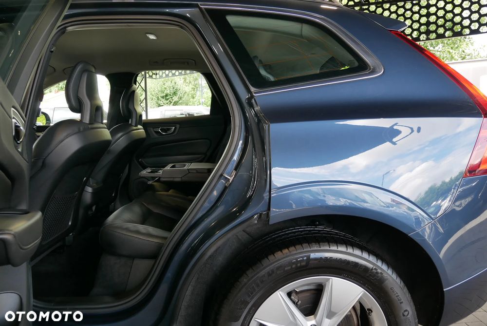Volvo XC 60 B4 D Momentum Pro - 10