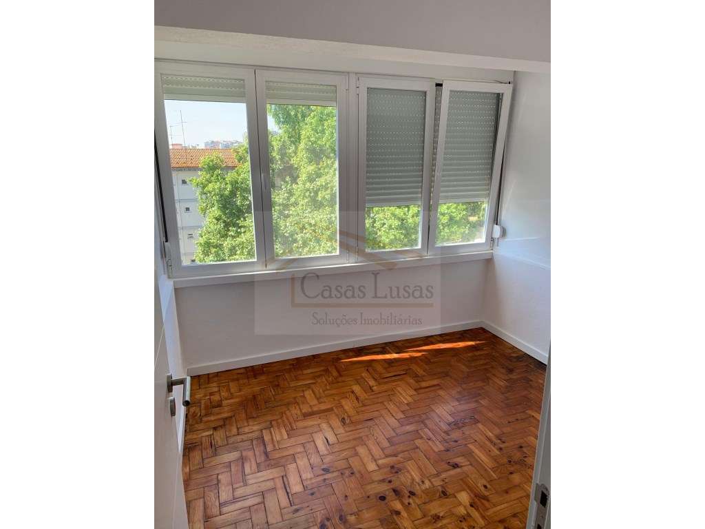 APARTAMENTO T3 TRANSFORMADO EM T4 | Excelente Oportunidade de Inves... - Grande imagem: 4/13