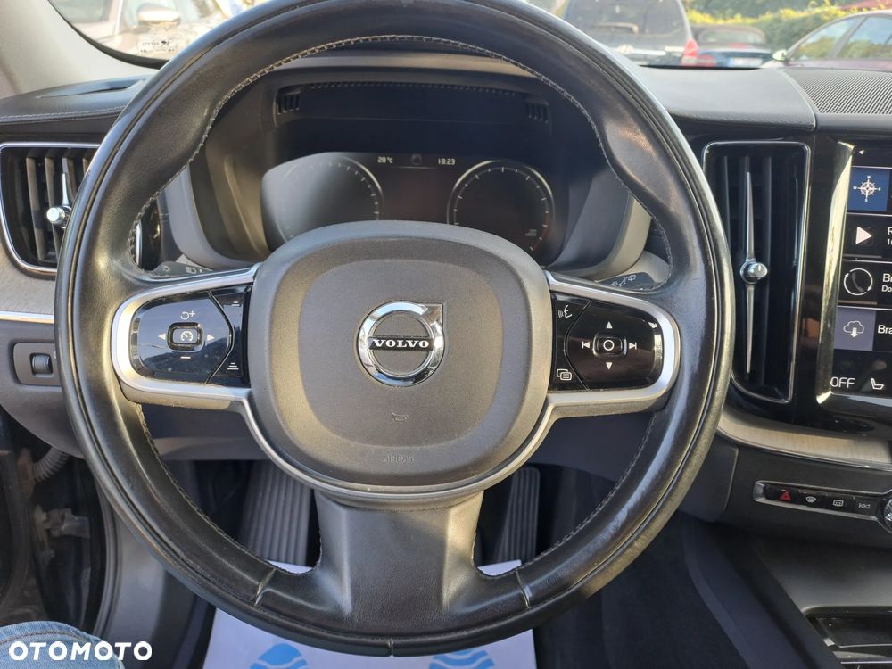 Volvo XC 60 T6 AWD Geartronic RDesign - 14