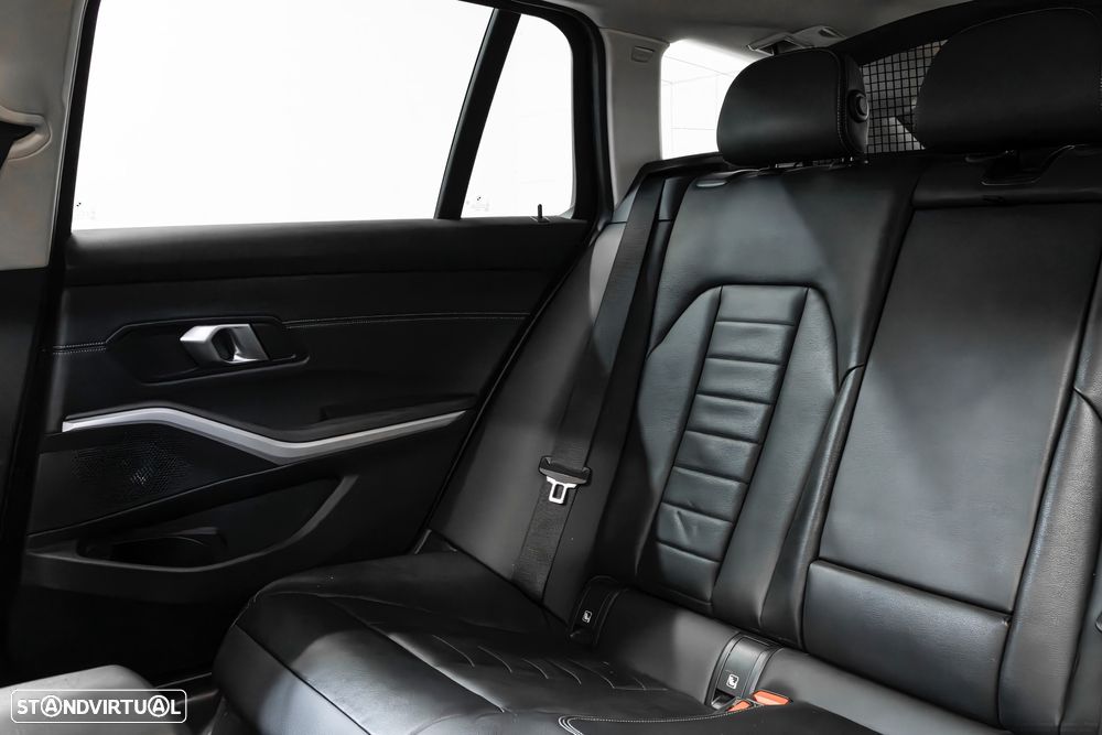 BMW 330 e Aut. Luxury Line - 12