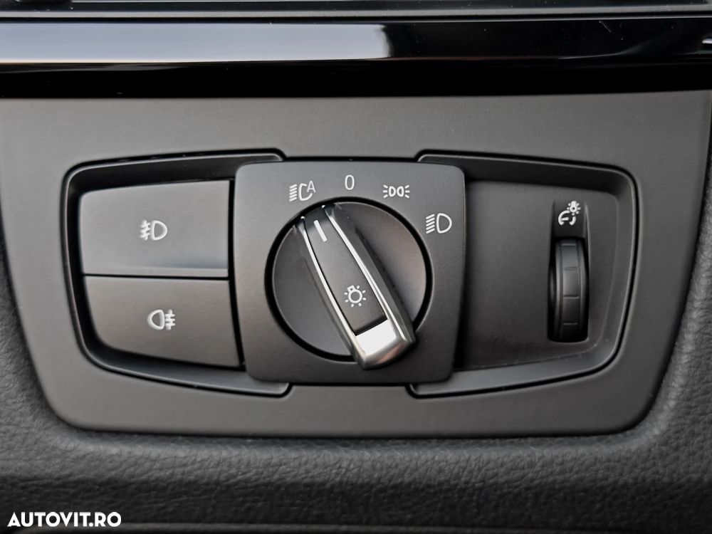 BMW Seria 3 320d Aut. - 14
