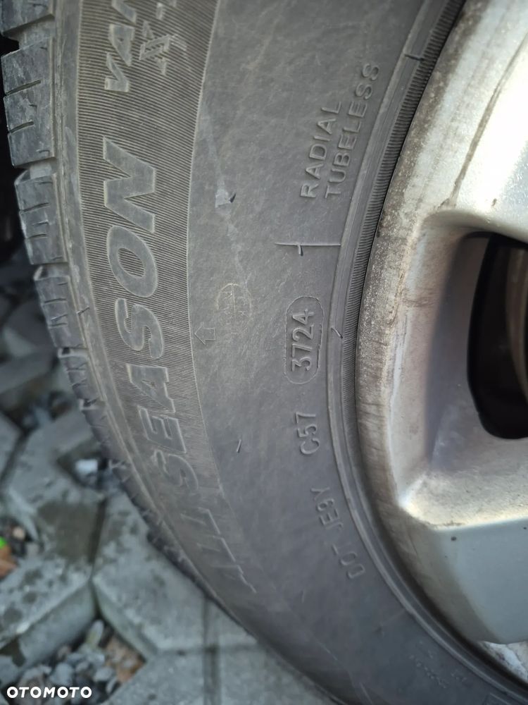 Volkswagen Transporter L2H1 - 12