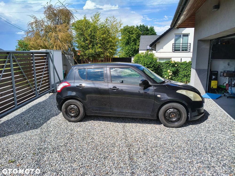 Suzuki Swift - 3