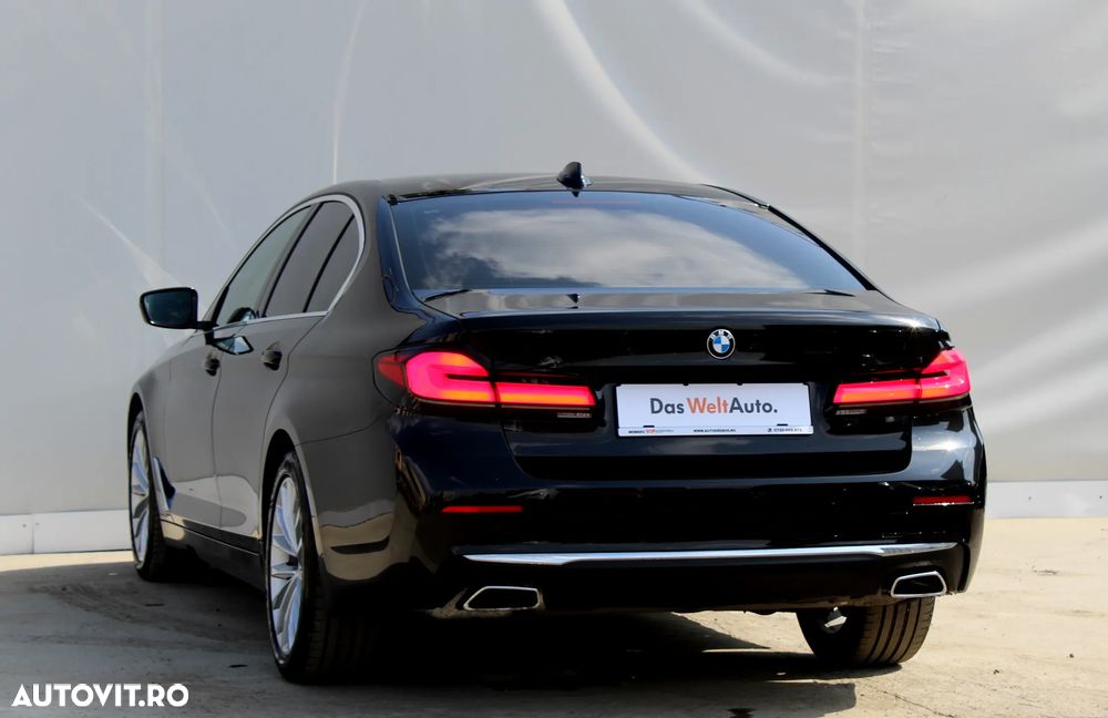 BMW Seria 5 520i Aut. Luxury Line - 15
