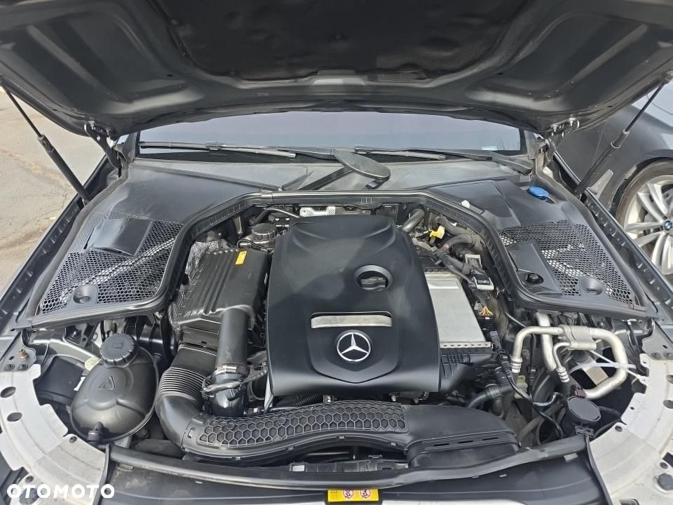 Mercedes-Benz Klasa C 300 7G-TRONIC AMG Line - 13