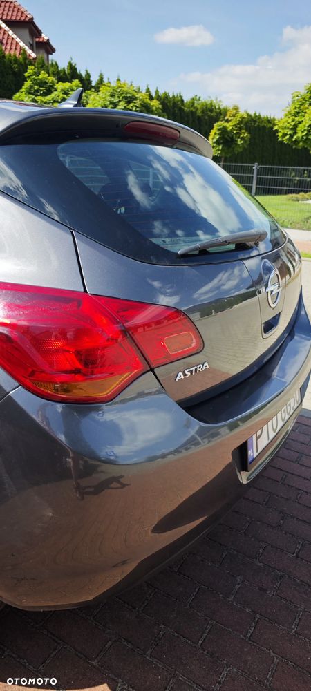 Opel Astra 1.6 Enjoy - 10