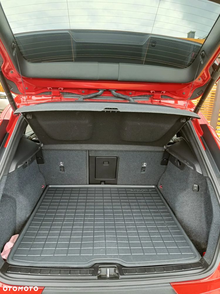 Volvo XC 40 B3 Ultra Dark - 10