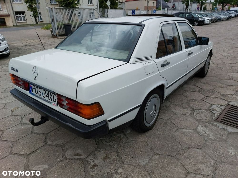 Mercedes-Benz W201 (190) - 9