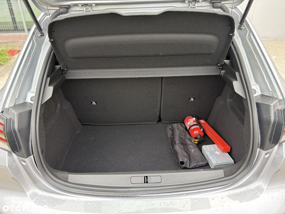 Peugeot 208 - 15