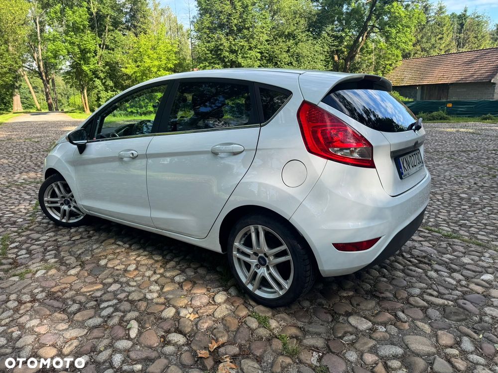 Ford Fiesta 1.6 Titanium - 12
