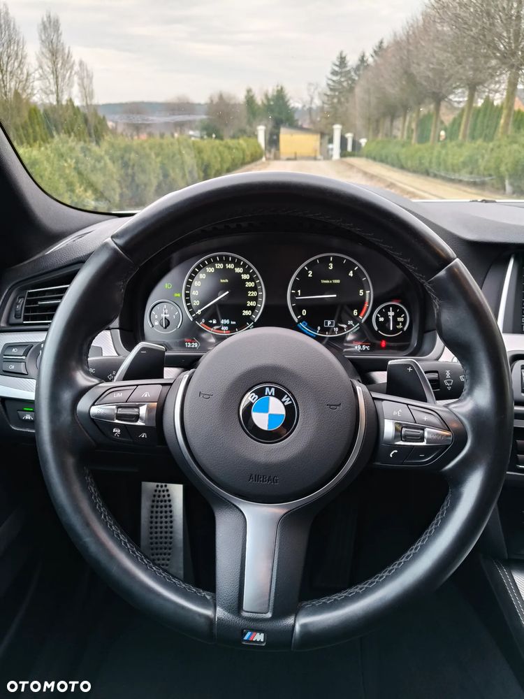 BMW Seria 5 525d xDrive - 38