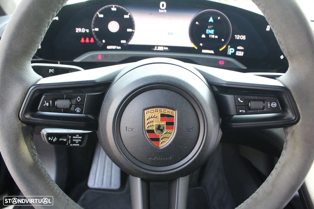 Porsche Taycan Cross Turismo 4 - 49