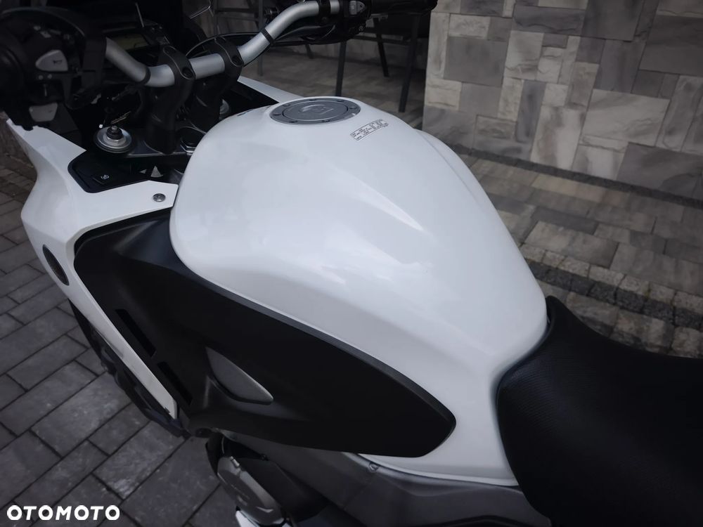 Honda VFR - 33
