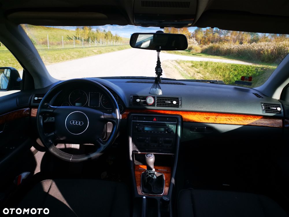 Audi A4 Limousine - 7