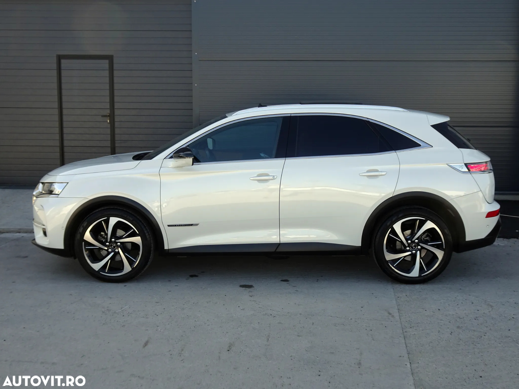 DS Automobiles DS 7 Crossback - 17