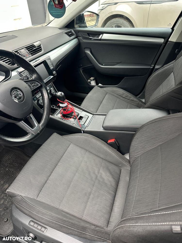 Skoda Superb 2.0 TDI DSG Style - 6