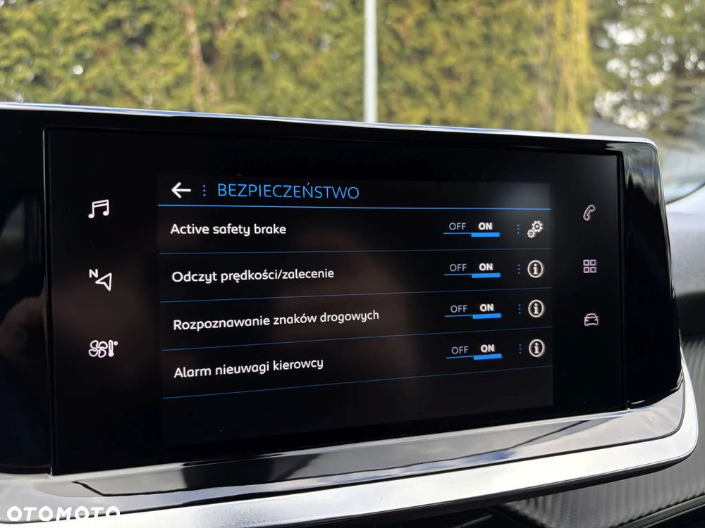 Peugeot 2008 1.2 PureTech Allure Pack S&S EAT8 - 28