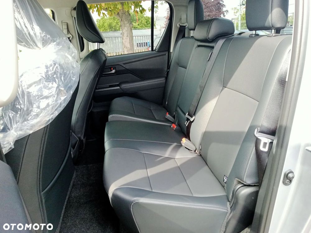 Toyota Hilux 2.8 D-4D mHEV Double Cab Executive 4x4 - 13