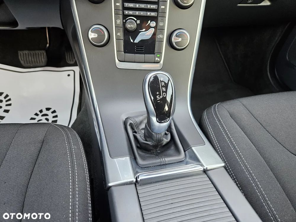 Volvo XC 60 D3 Momentum - 26