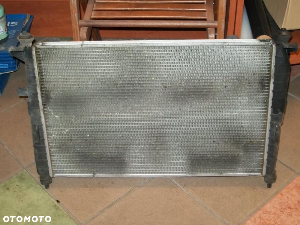 Chłodnica z wentylatorem Ford Mondeo Mk1 1.6 16V - 2