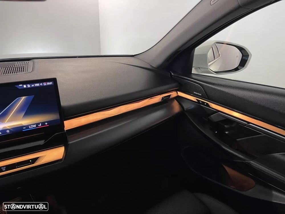 BMW i5 eDrive40 - 35