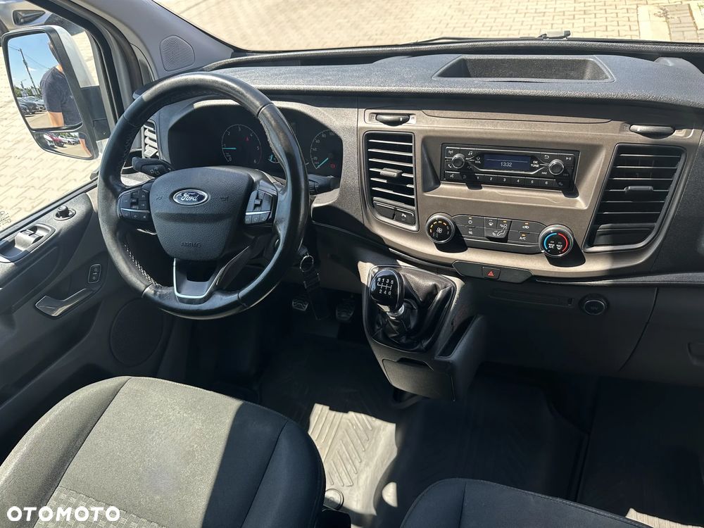 Ford TRANSIT CUSTOM - 13