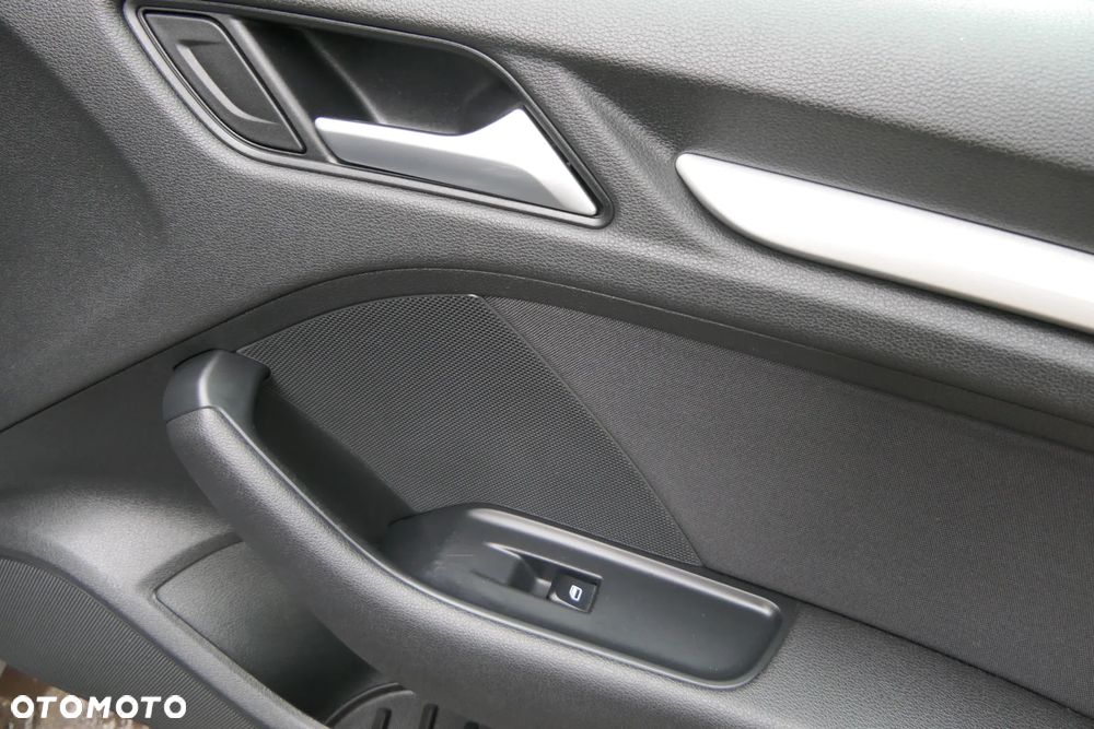 Audi A3 Sportback 1.4 TFSI S tronic Ambiente - 34