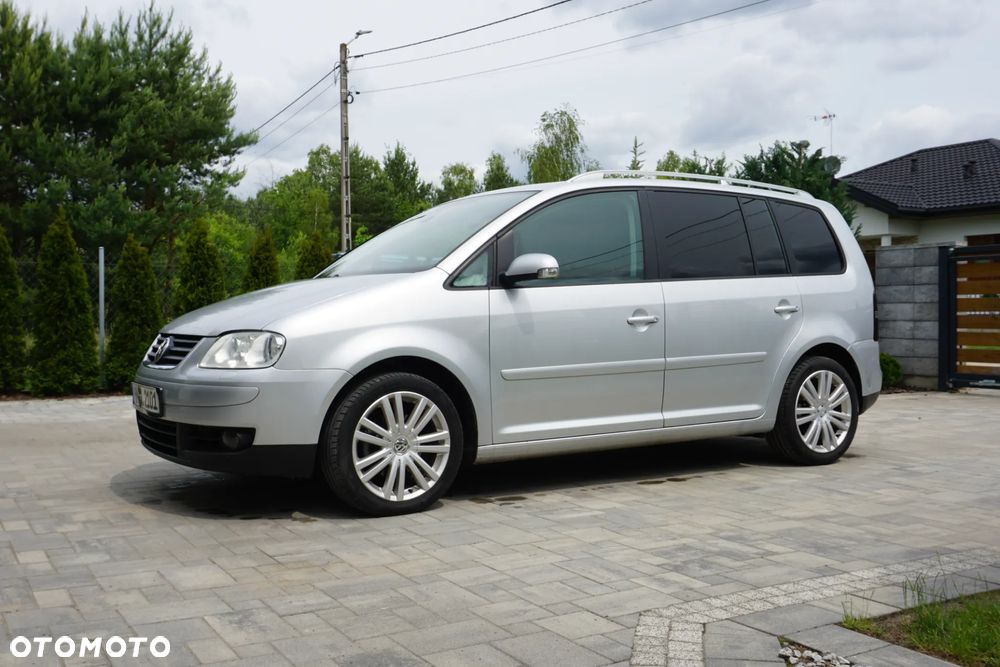 Volkswagen Touran 2.0 TDI Highline - 1