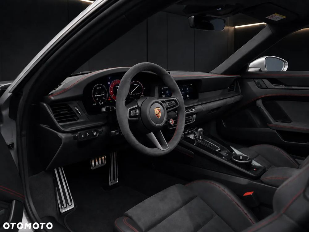 Porsche 911 Carrera T-Hybrid GTS - 4