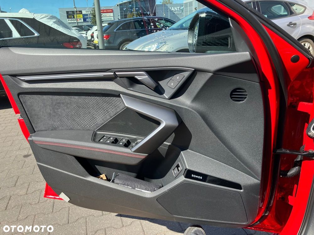 Audi RS3 Limousine - 22