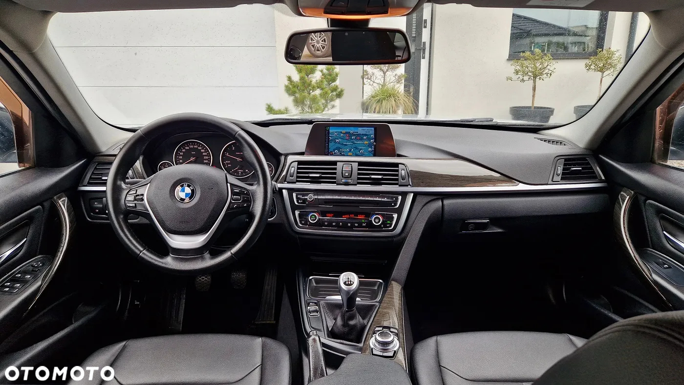 BMW Seria 3 320d Luxury Line - 16