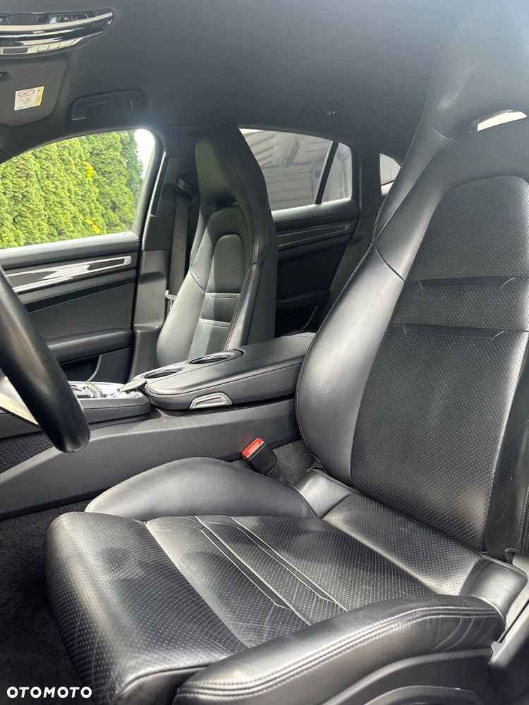 Porsche Panamera 4S - 18