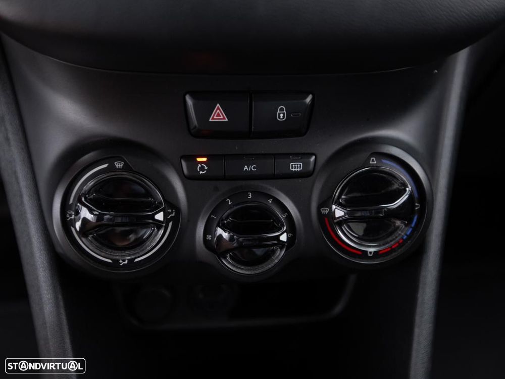 Peugeot 208 - 16