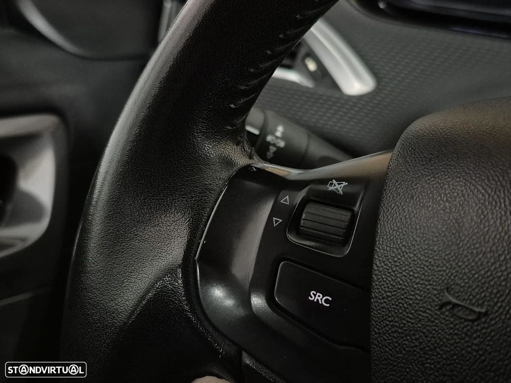 Peugeot 2008 1.2 PureTech Style - 17