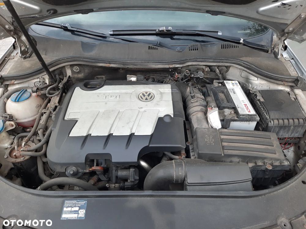 Volkswagen Passat 2.0 TDI Trendline - 17