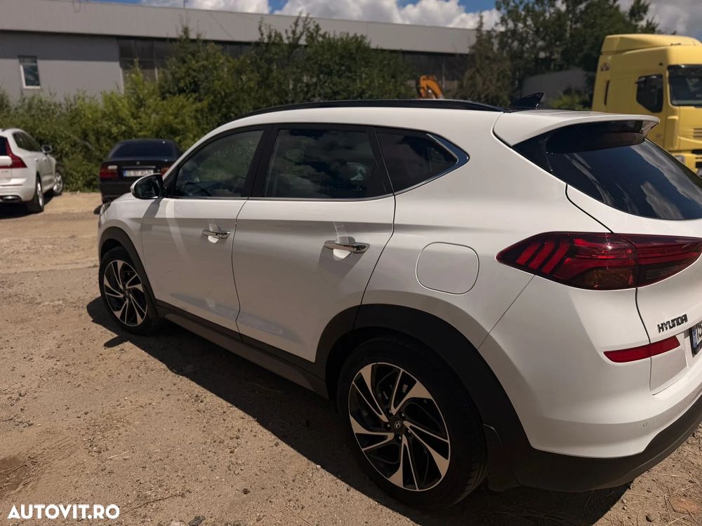 Hyundai Tucson 2.0 CRDI 4WD 8AT Luxury - 4