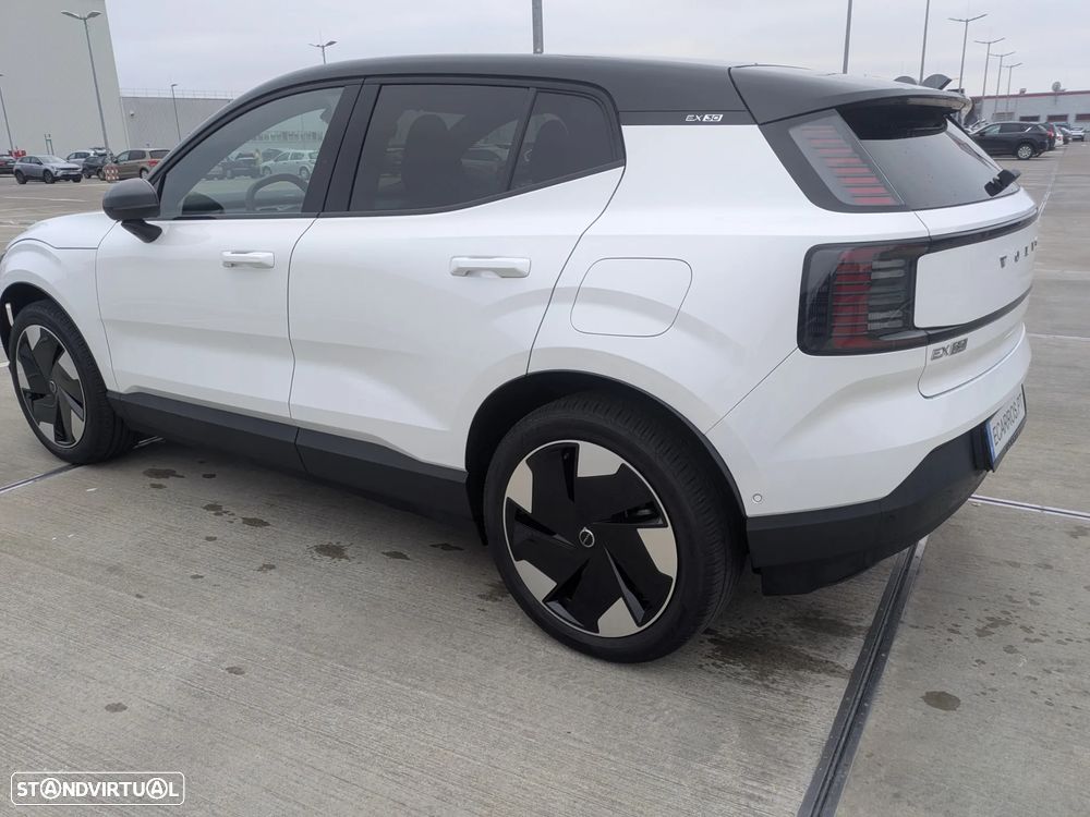 Volvo EX30 Single Motor Extended Range RWD Ultra - 3