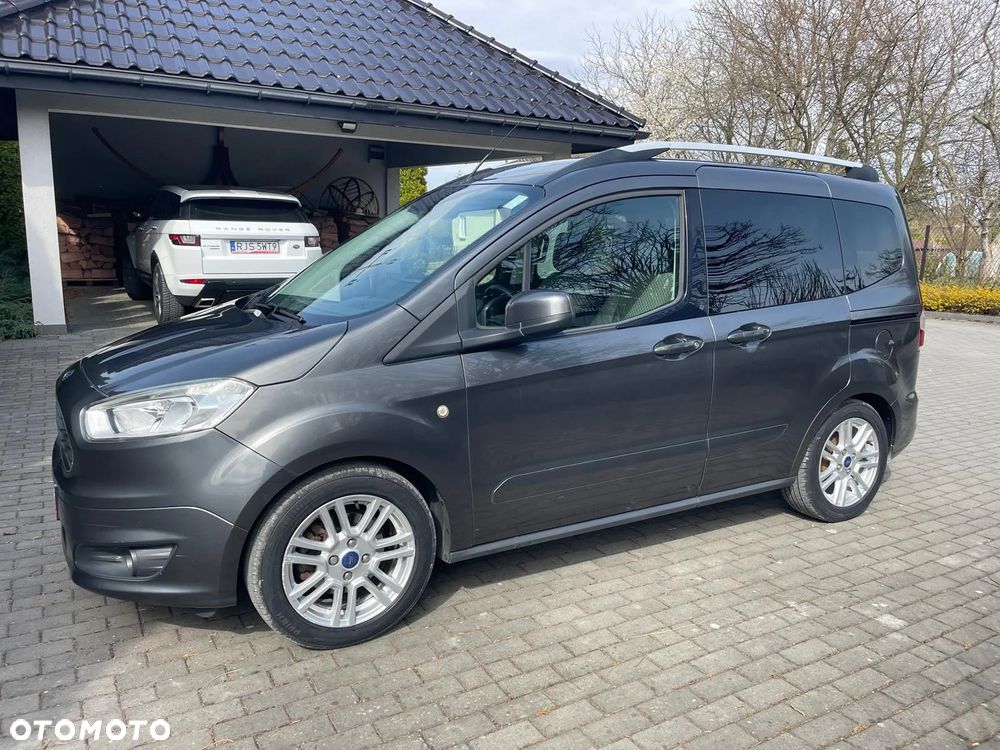 Ford E-Tourneo Courier - 6
