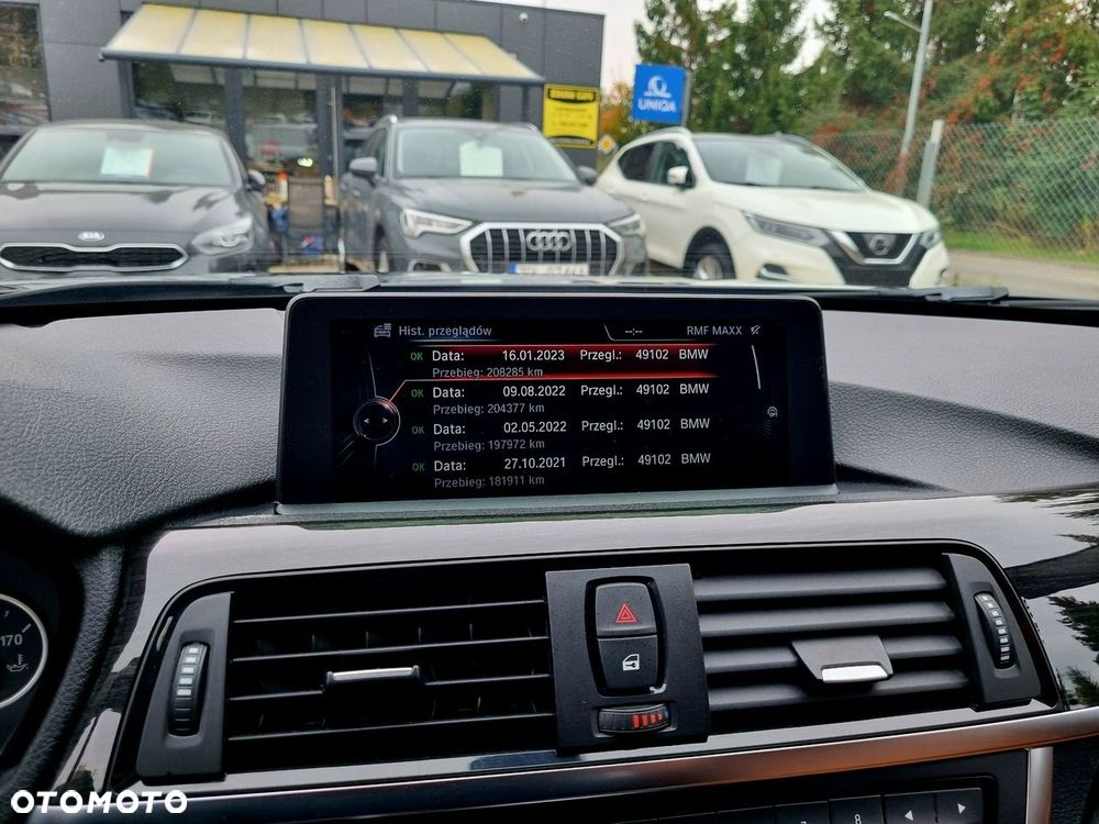 BMW Seria 3 328i Sport Line - 23