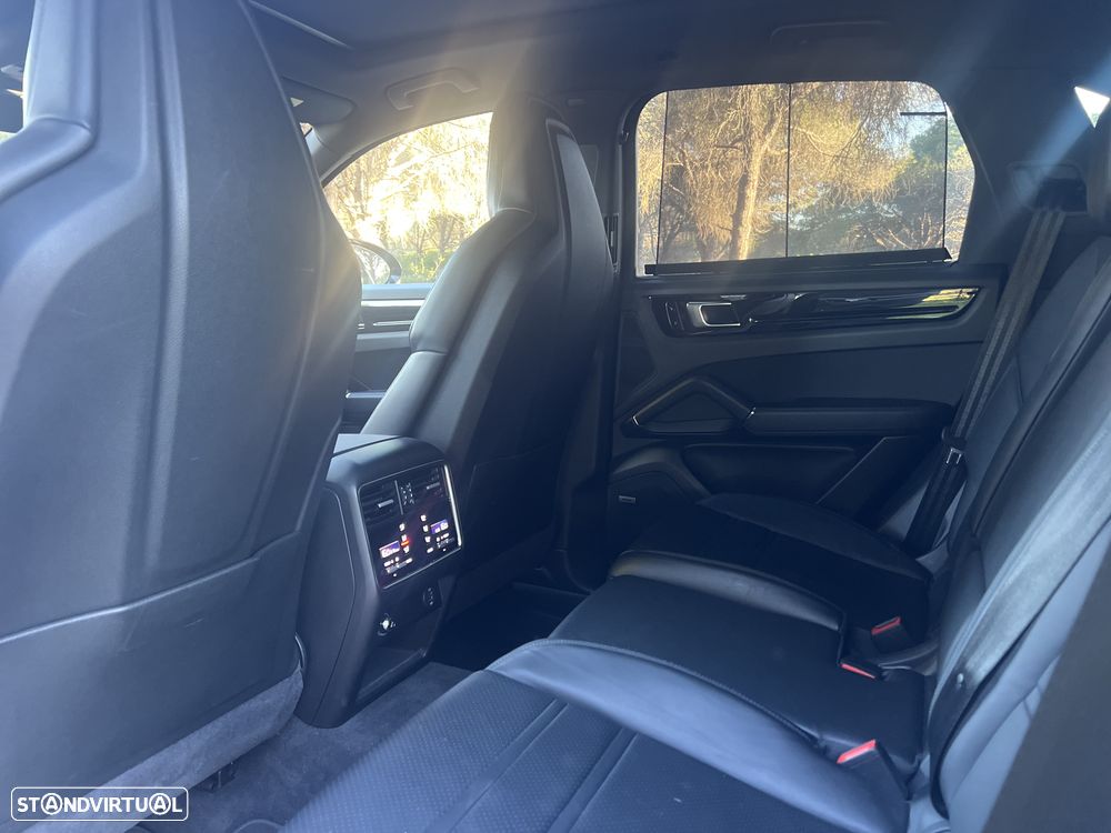Porsche Cayenne S - 15