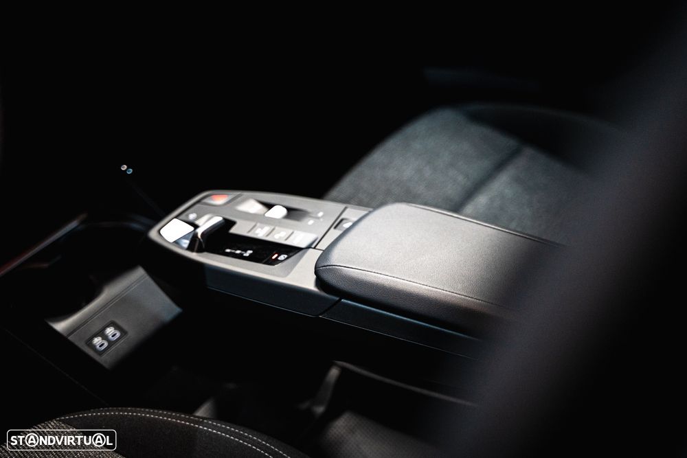 BMW iX2 eDrive20 - 8