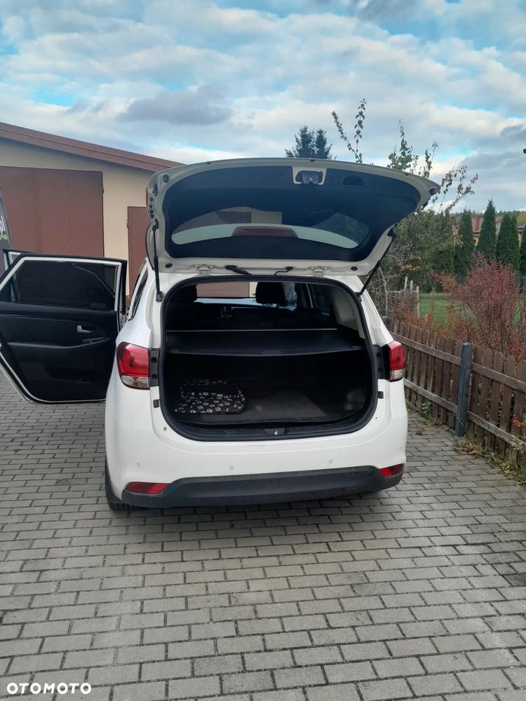 Kia Carens 1.7 CRDi L 7DCT - 6