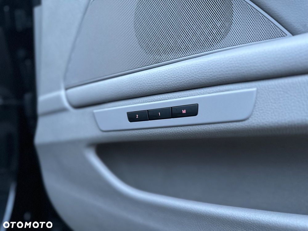 BMW Seria 5 520d Luxury Line - 29