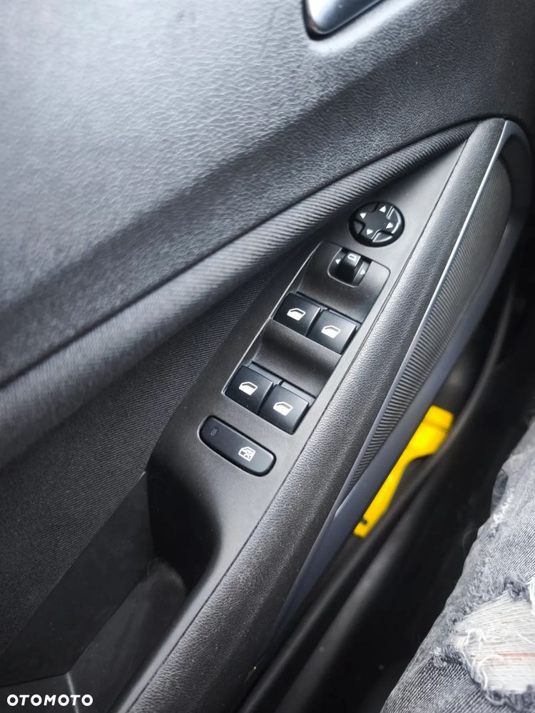 Opel Crossland X - 11