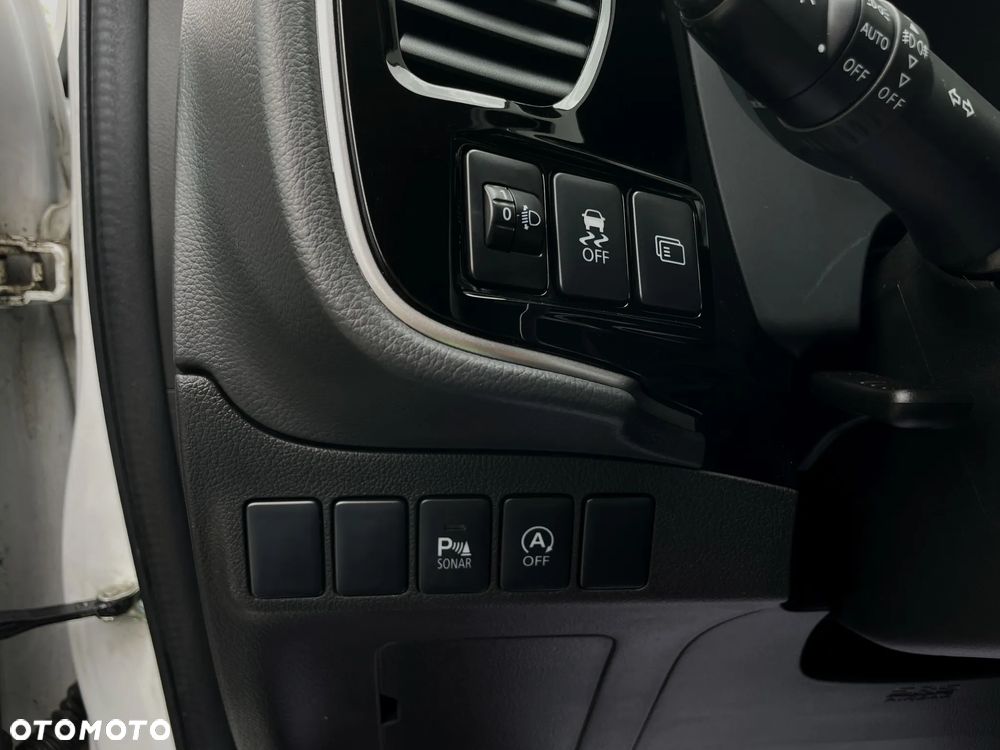 Mitsubishi Outlander 2.0 Instyle SDA 4WD CVT - 34