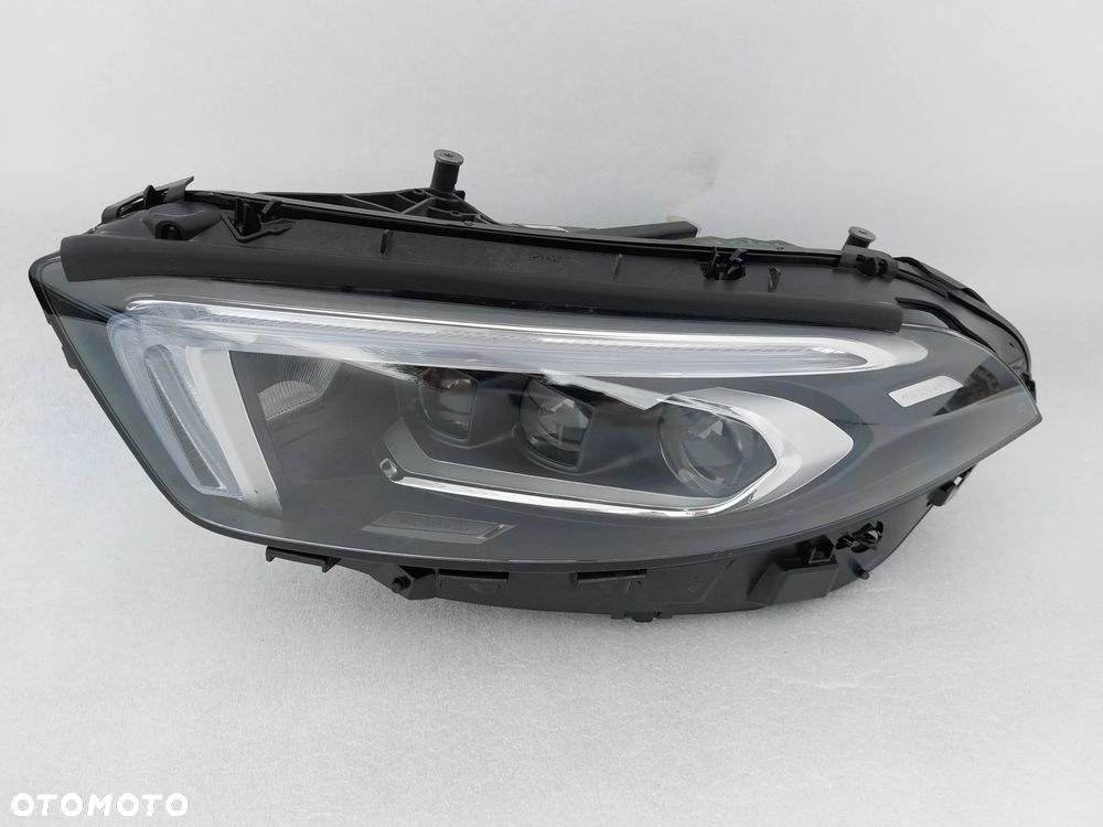 Lampa lewa lewy przód Mercedes A Klasa W177 - 2