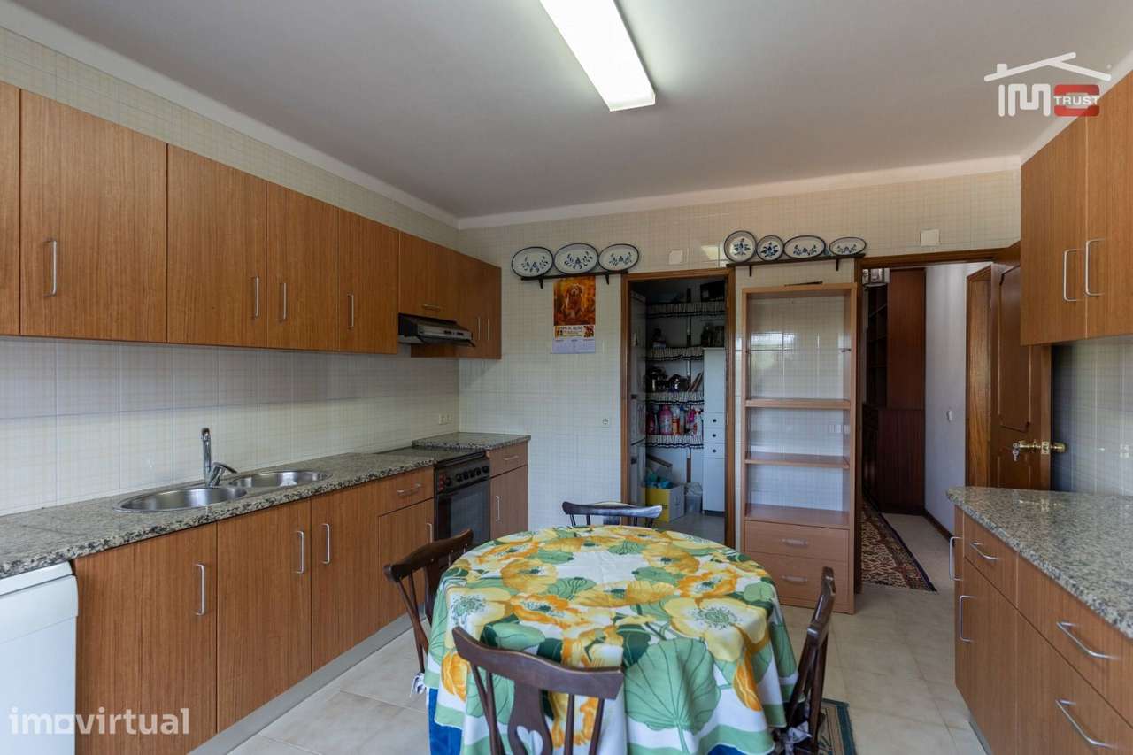 Apartamento T3 na Av. Beato Nuno - Grande imagem: 2/22