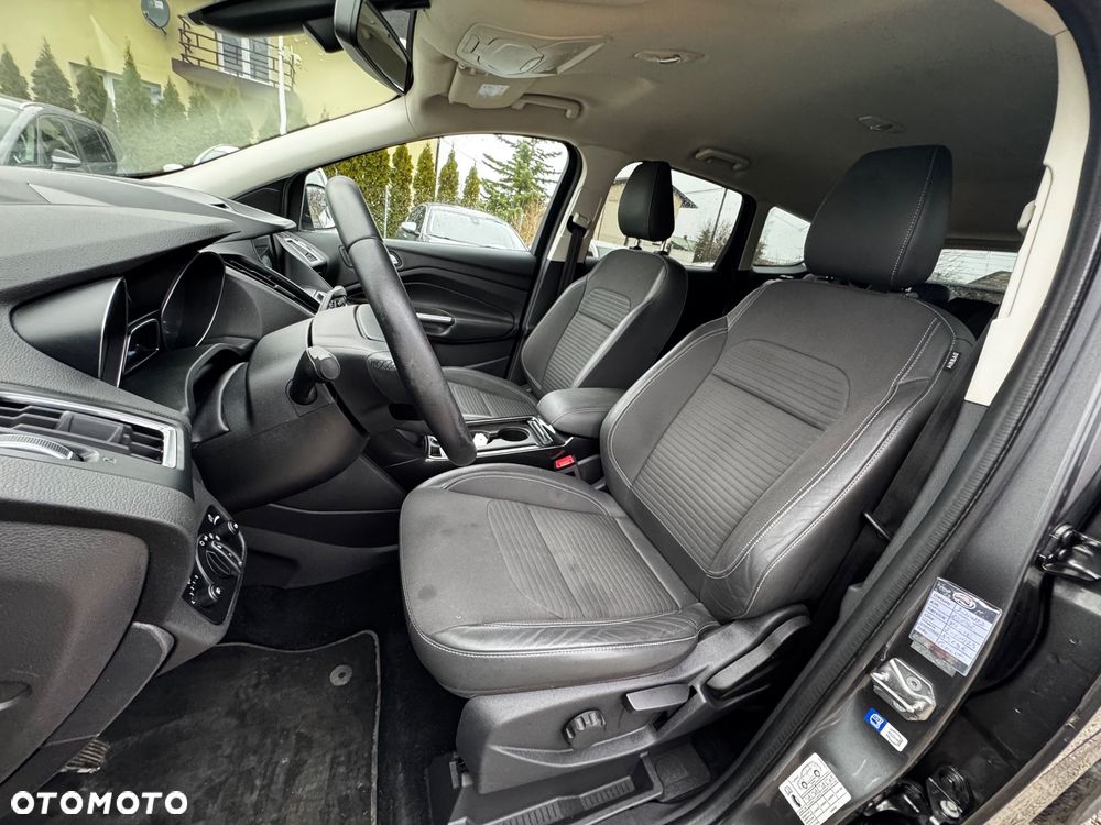 Ford Kuga 1.5 EcoBoost 2x4 Titanium - 35