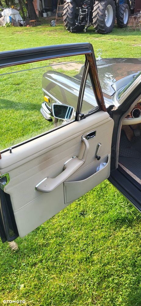 Mercedes-Benz 280 - 9